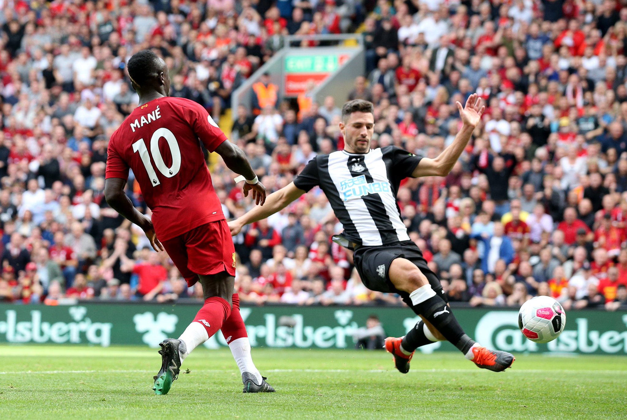 马奎尔站在 马奎尔站在